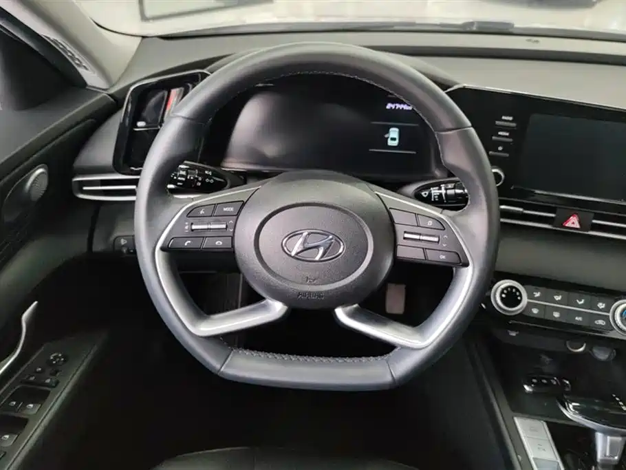 Hyundai Elantra 2022 1.5L CVT GLX Elite Edition фото 15