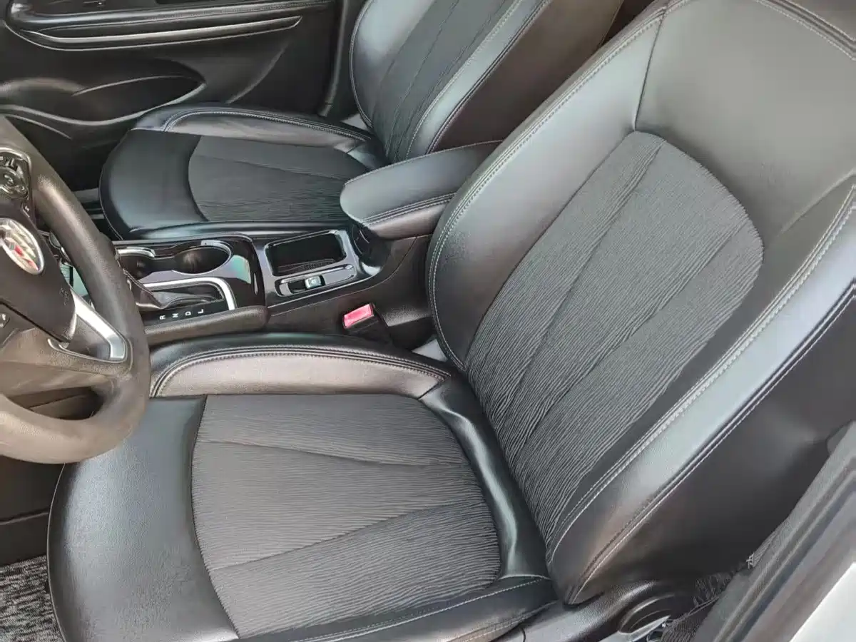 Buick Verano 2018 Sedan 20T Dual Clutch Leading фото 9