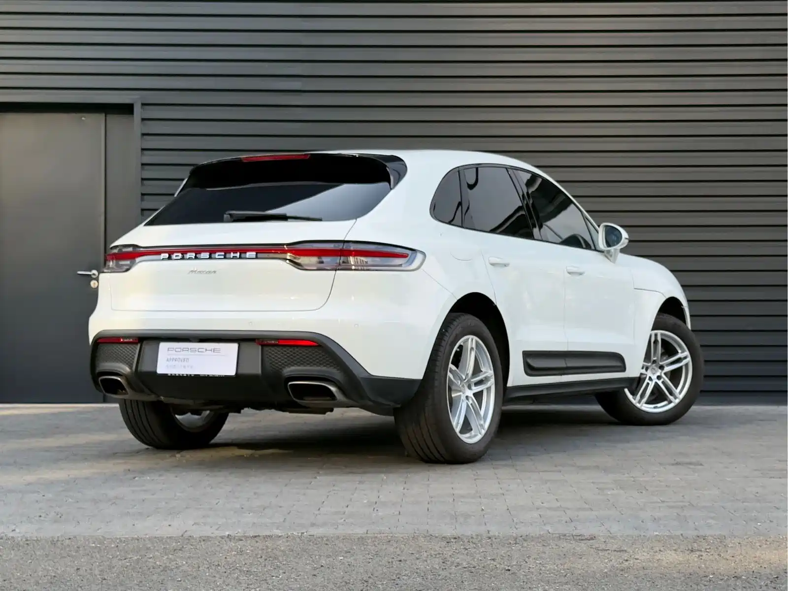 Фото 2 - Porsche Macan