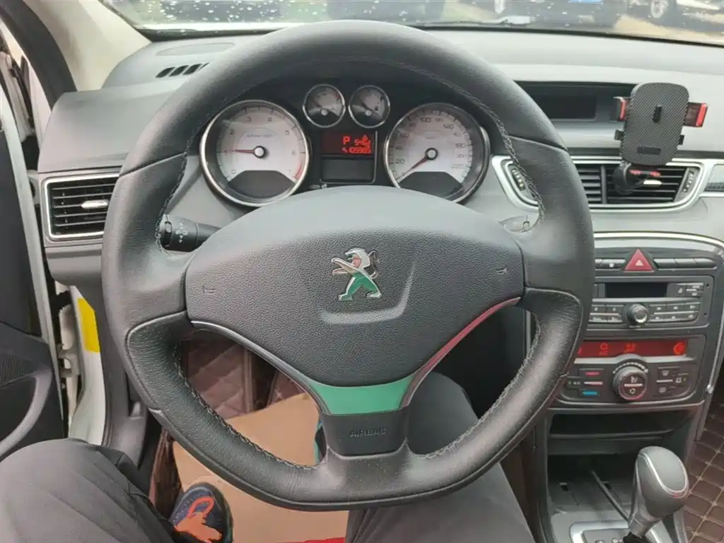 Peugeot 308 2014 Model Joy Edition Classic 1.6L Automatic Trend Style фото 11