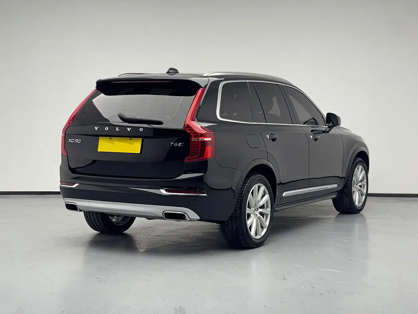 Фото 3 - Volvo XC90