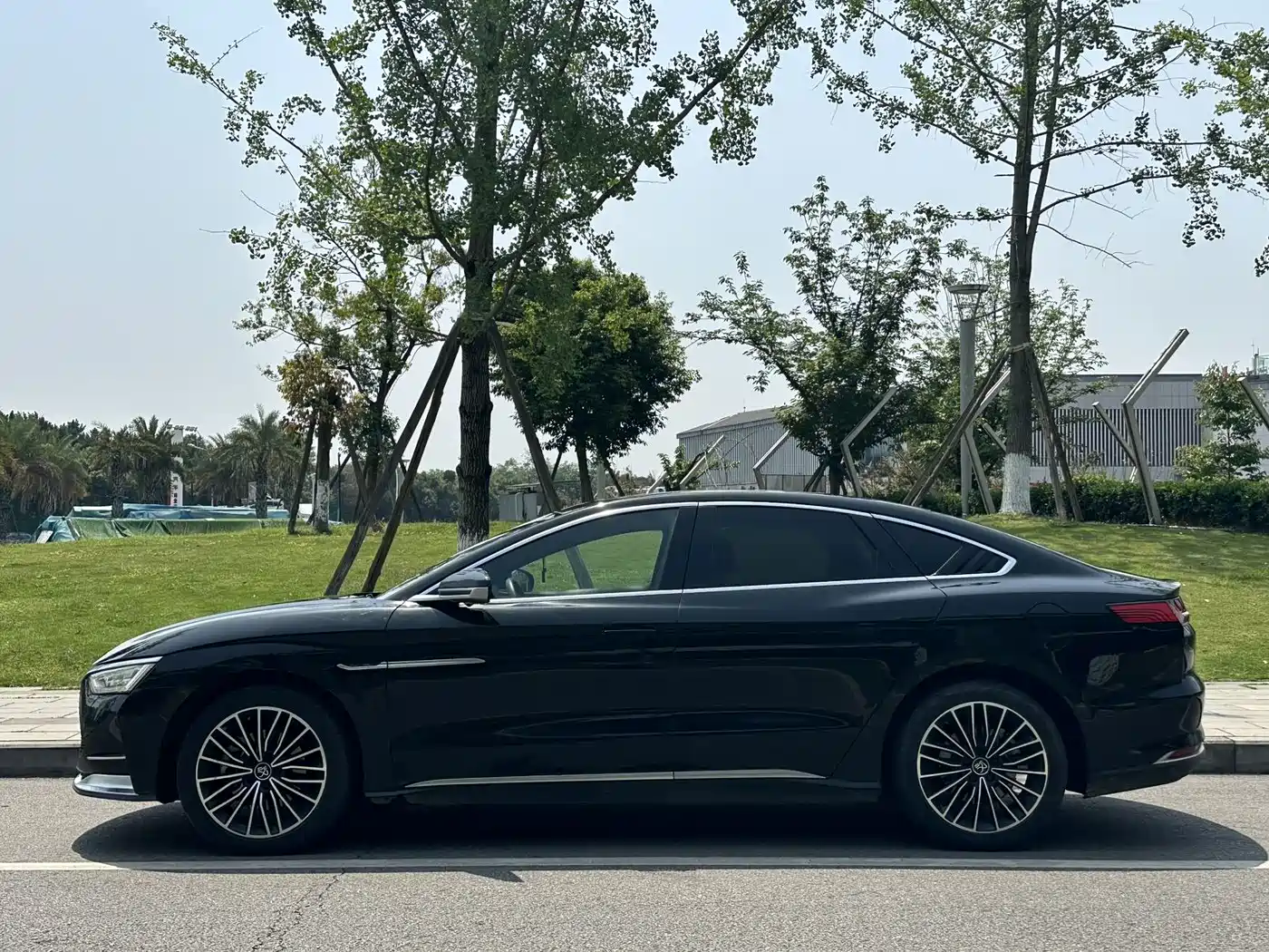 BYD Han 2020 DM AWD Performance Luxury Edition фото 2