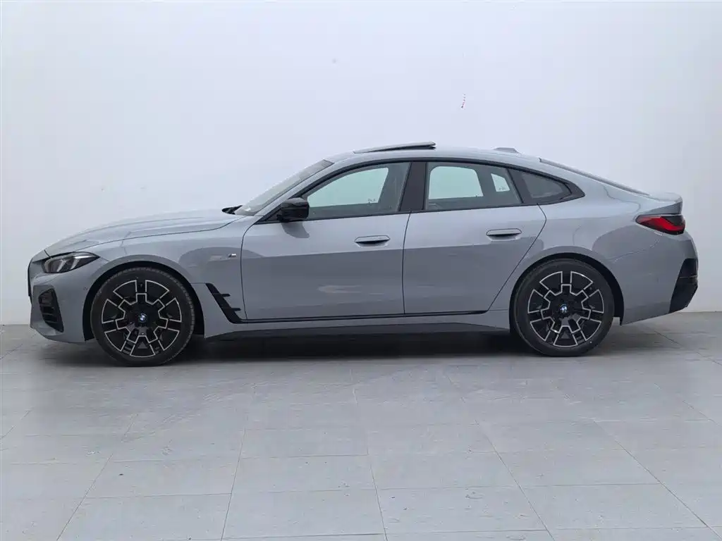 BMW 4 Series 2024 430i Gran Coupe M Sport Shadowline Package фото 3