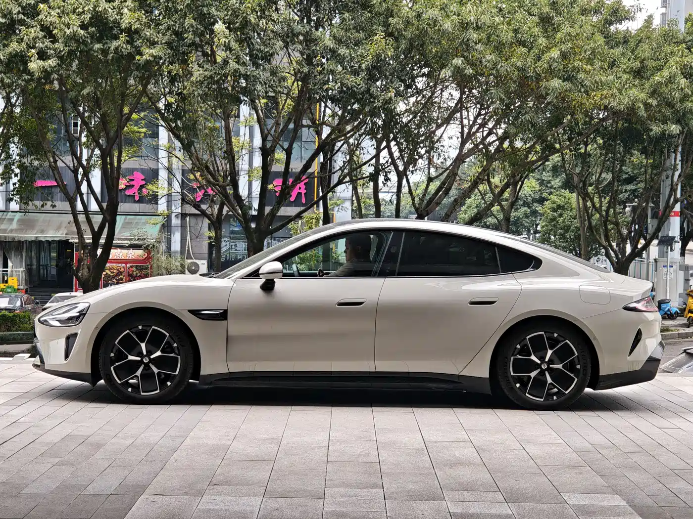 XIAOMI CAR XIAOMI SU7