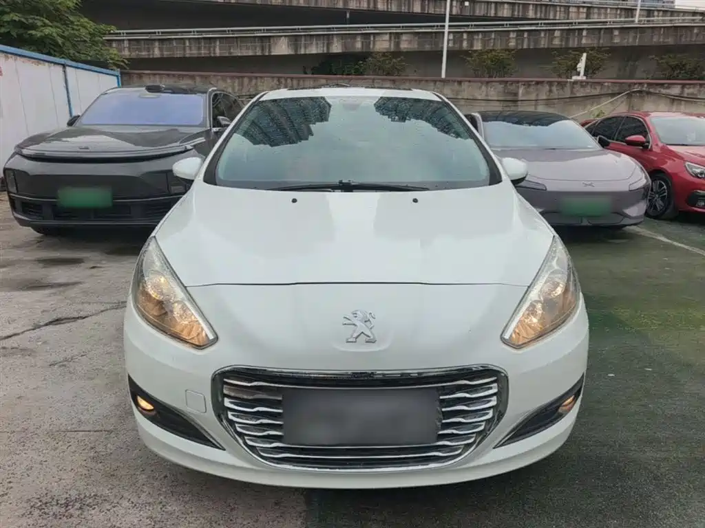 Peugeot 308 2014 Model Joy Edition Classic 1.6L Automatic Trend Style фото 3
