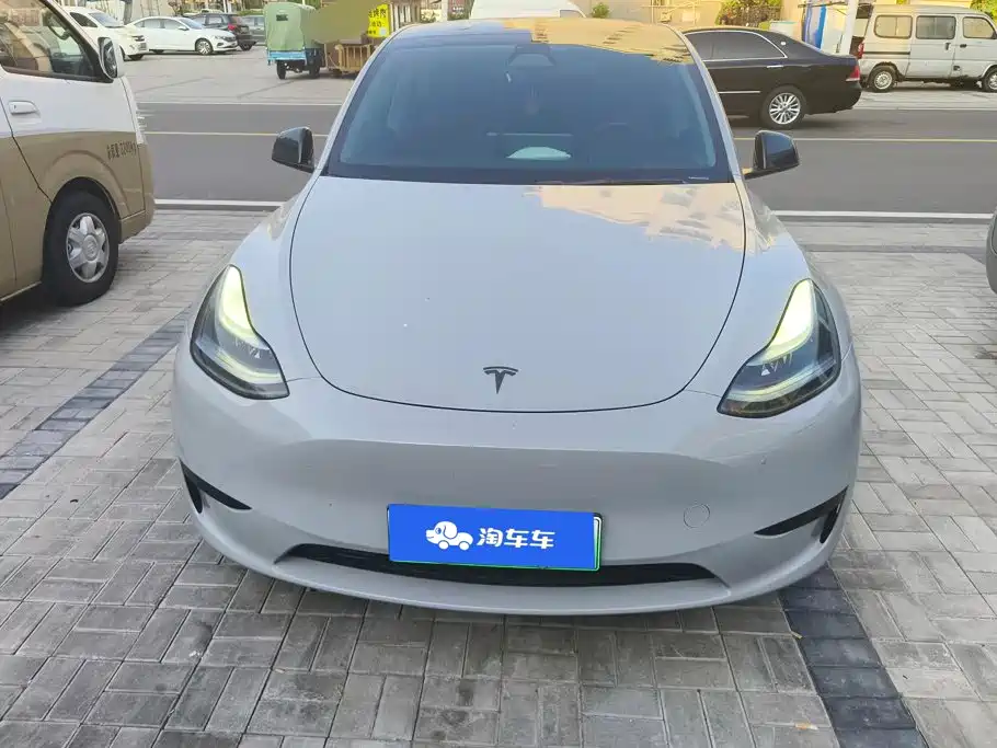 Фото 2 - Tesla Model Y