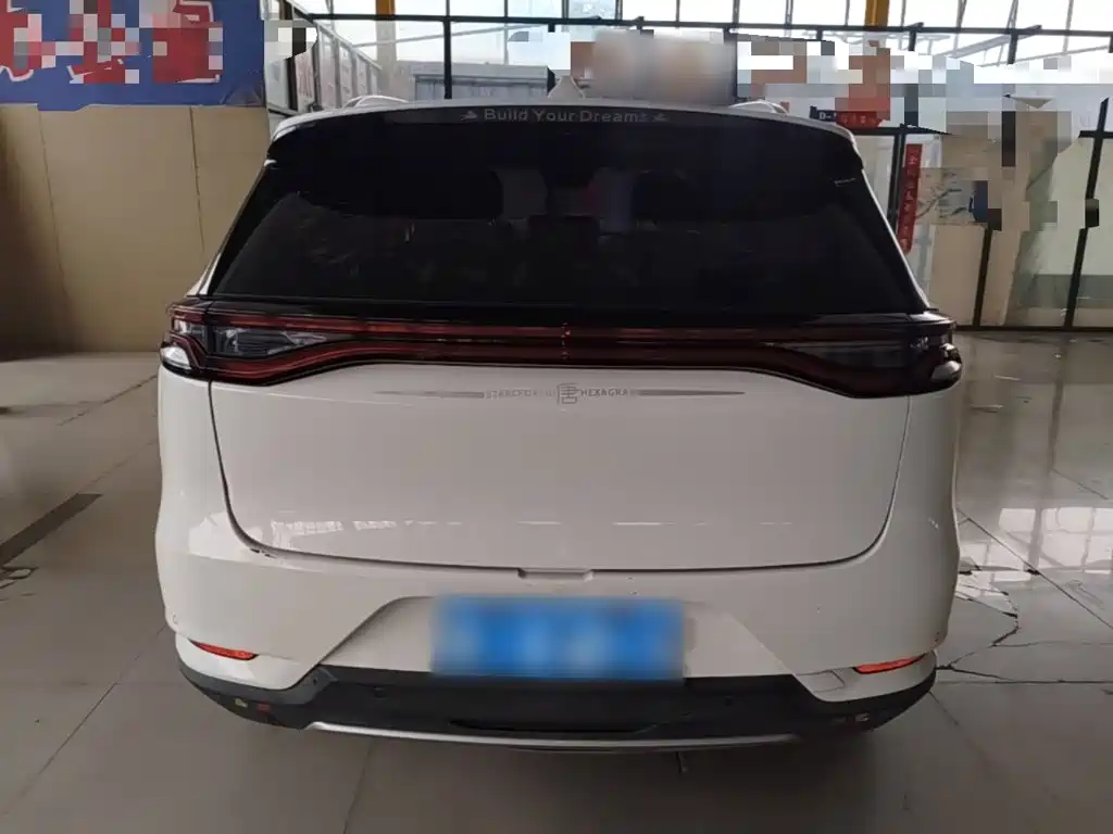 Фото 5 - BYD Tang