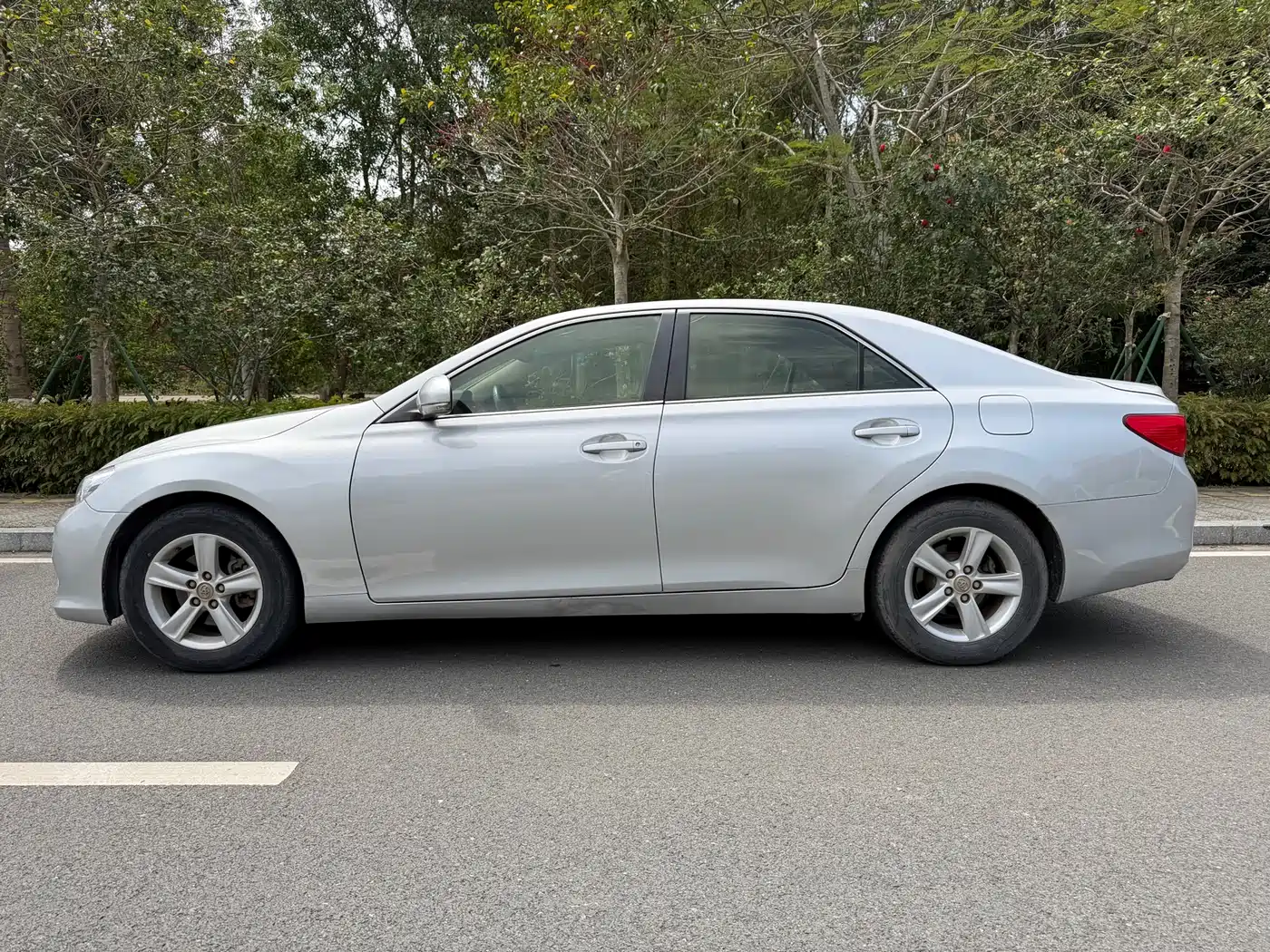 Toyota Reiz 2012 2.5V Grace Elite Styling Edition фото 4