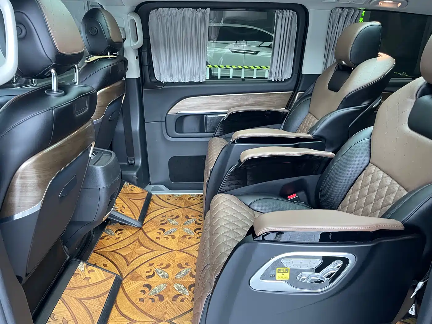 Mercedes-Benz V-Class 2020 V 260 Luxury Edition фото 10