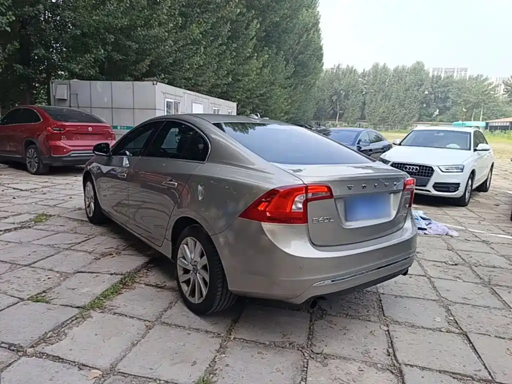 Фото 5 - Volvo S60