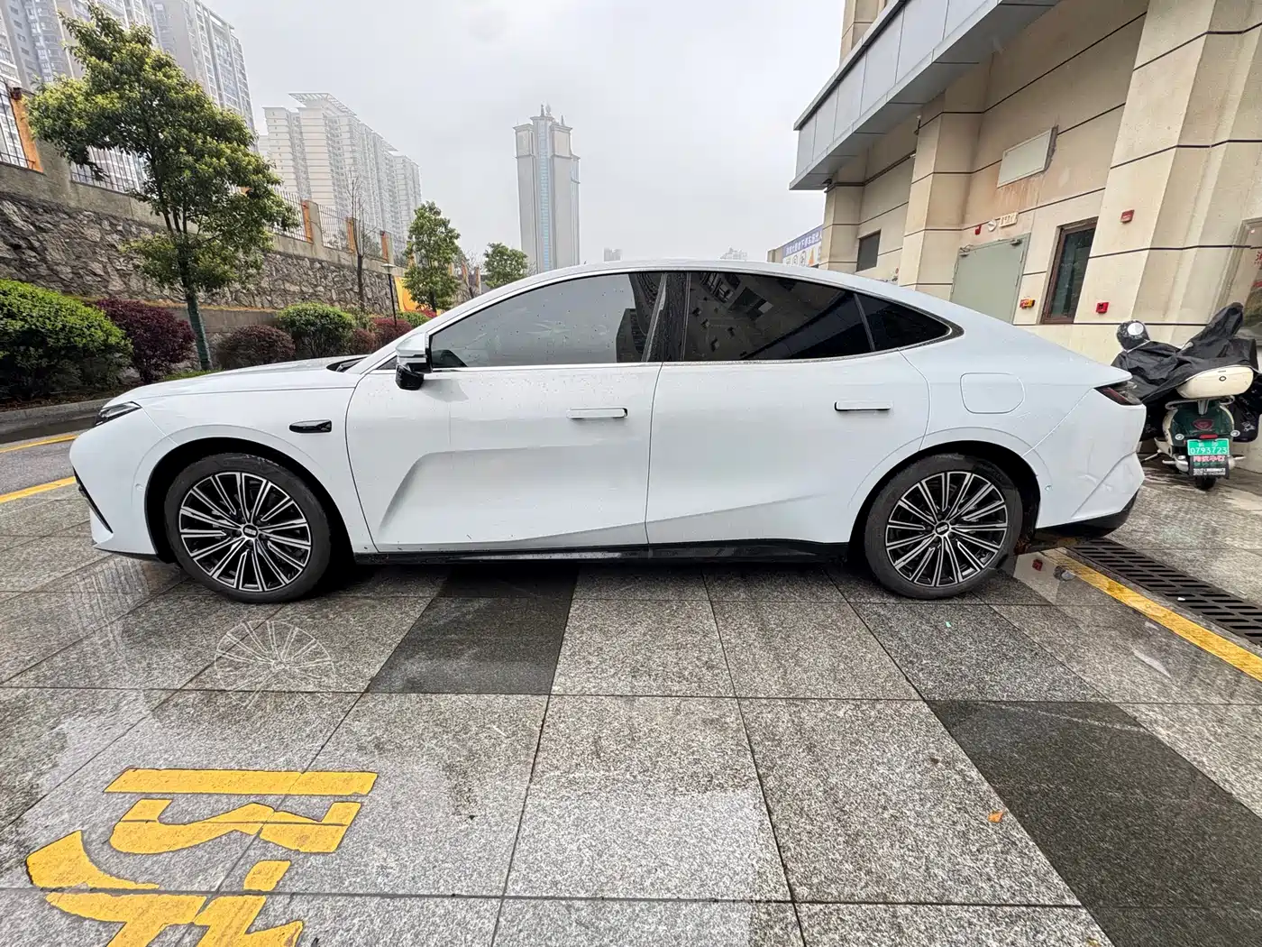 GEELY GALAXY GALAXY SPARKLE 8