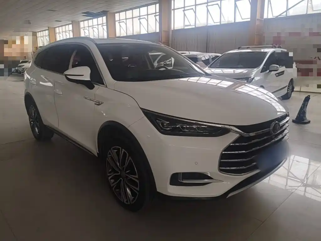 Фото 4 - BYD Tang