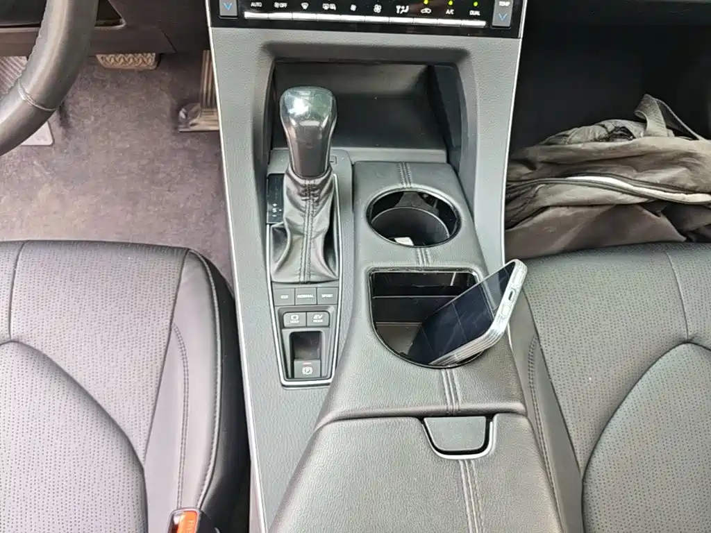 Фото 14 - Toyota Avalon