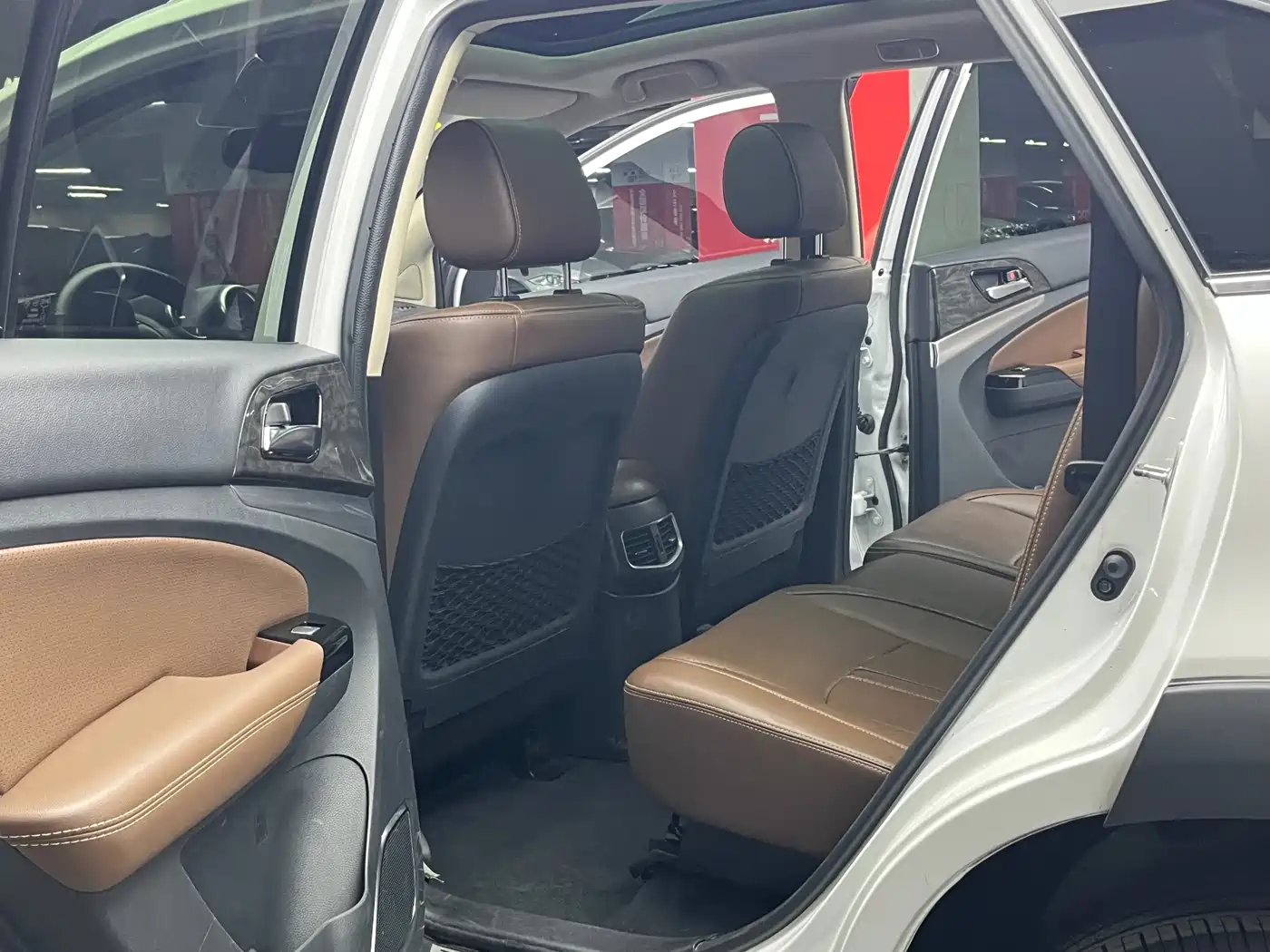 BYD Tang New Energy 2015 2.0T 4WD Flagship фото 11