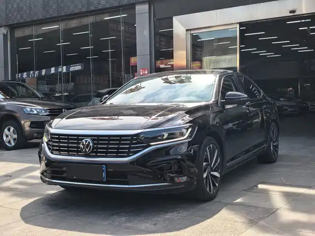 Volkswagen Passat 2023