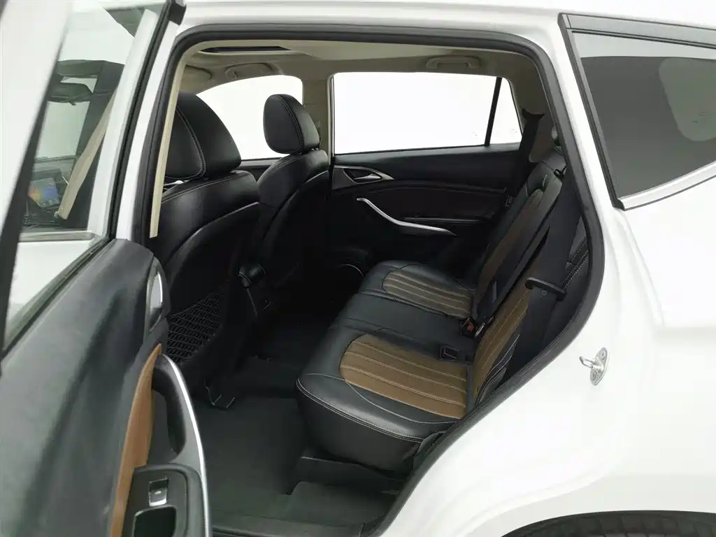 BYD Song 2016 Unrivaled Edition 1.5TI Manual Elite Edition фото 15