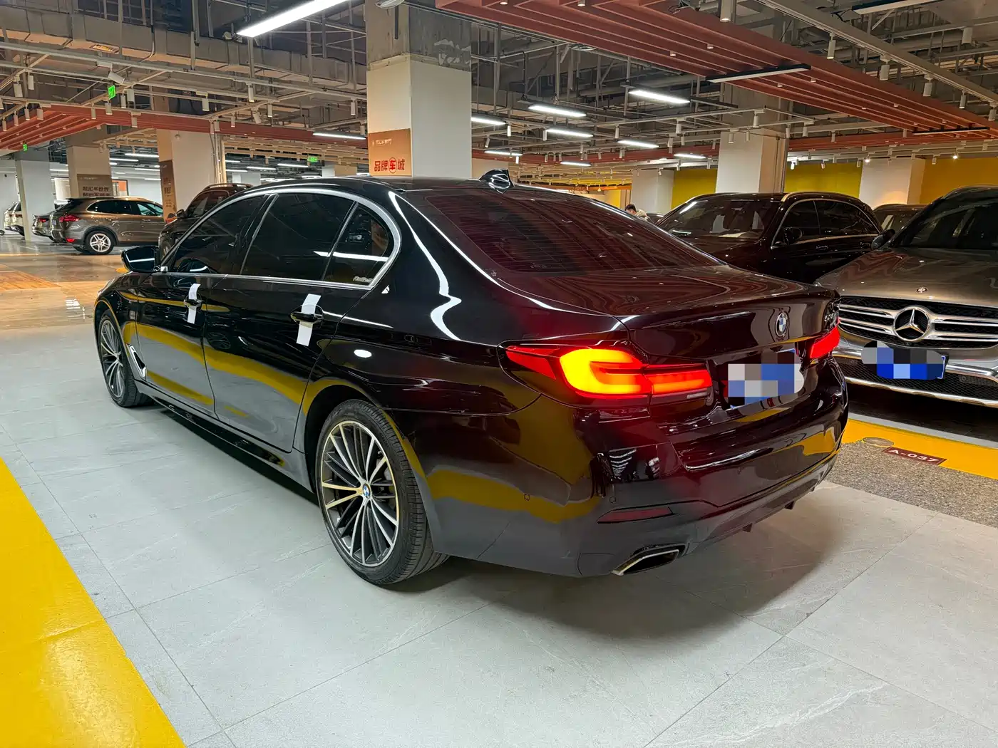 BMW 5 Series 2020 530Li Leading M Sport Package фото 14