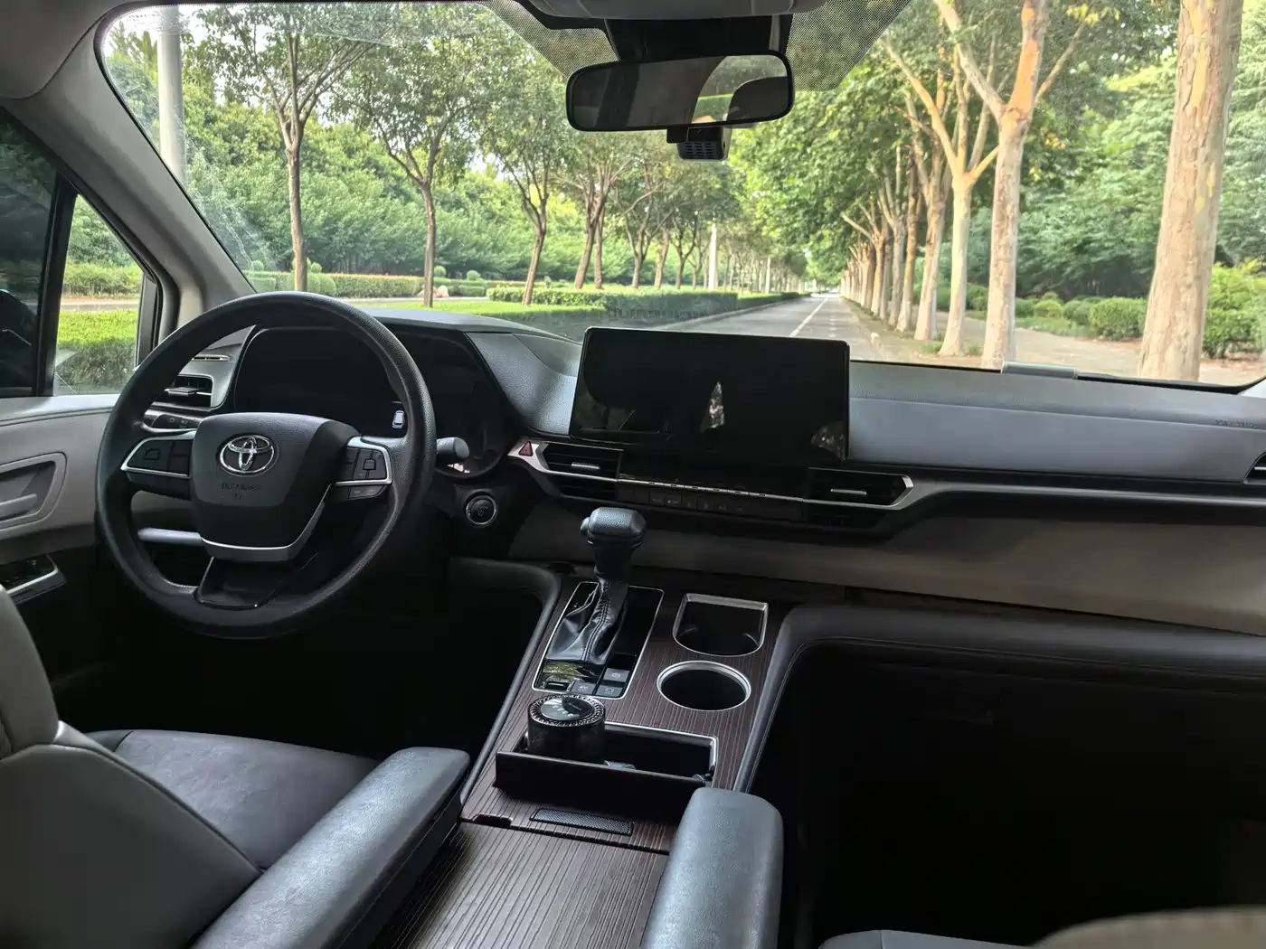 Toyota Granvia 2025 2024 2.5L Hybrid Comfort