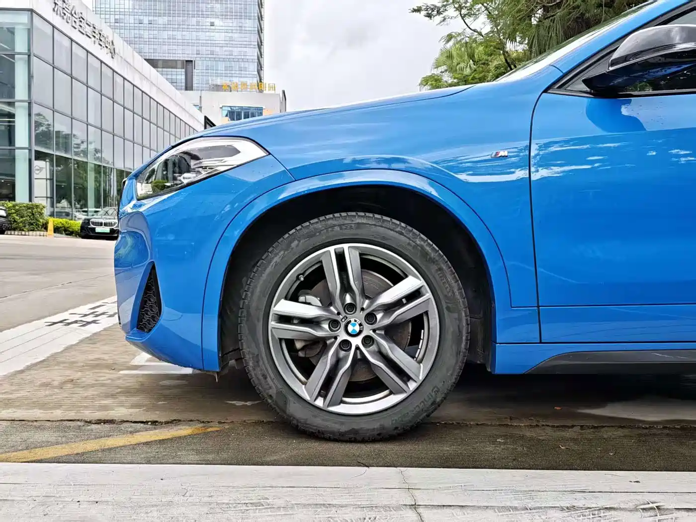 Photo 2 - BMW X2