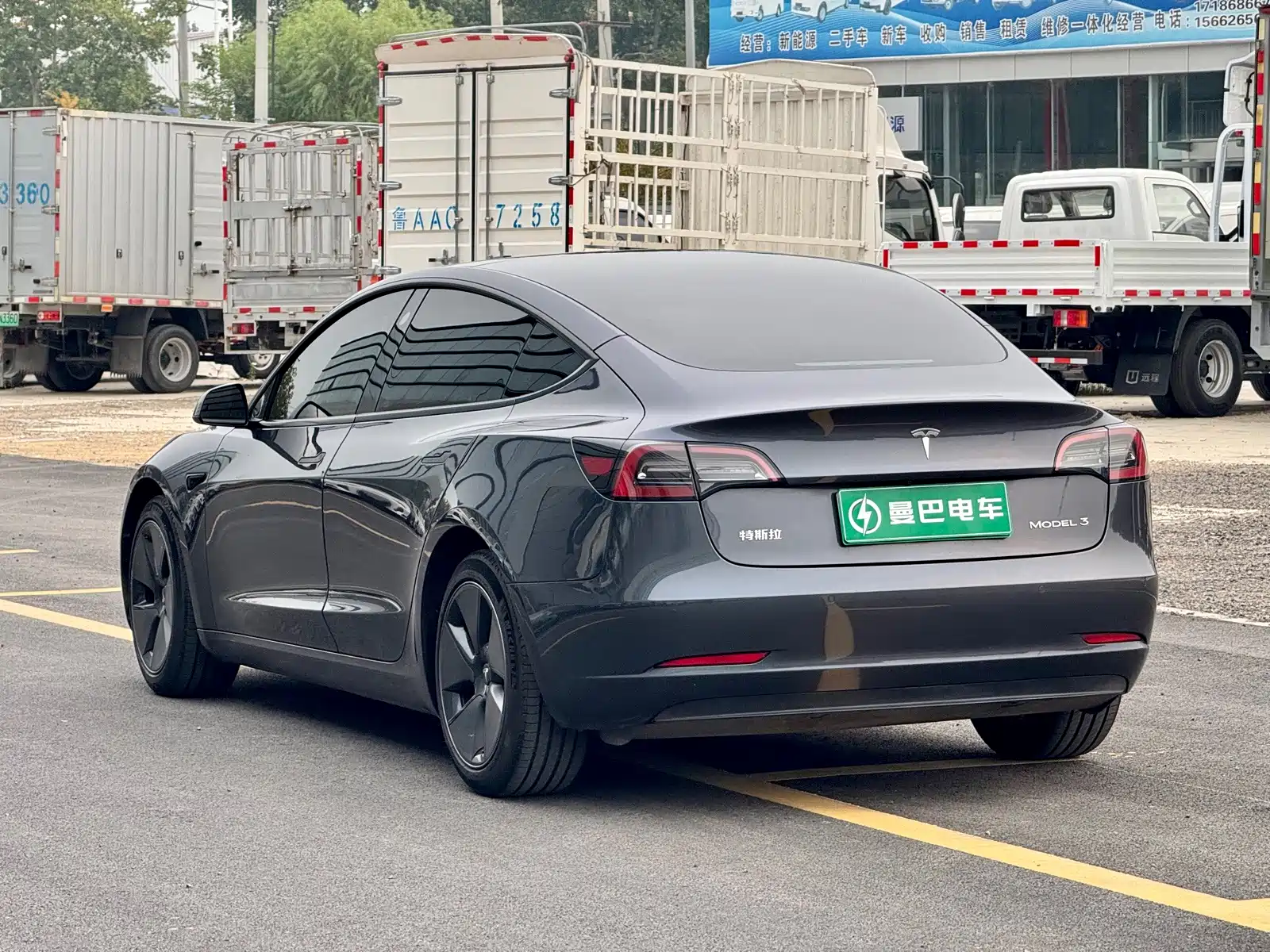 Фото 12 - Tesla Model 3