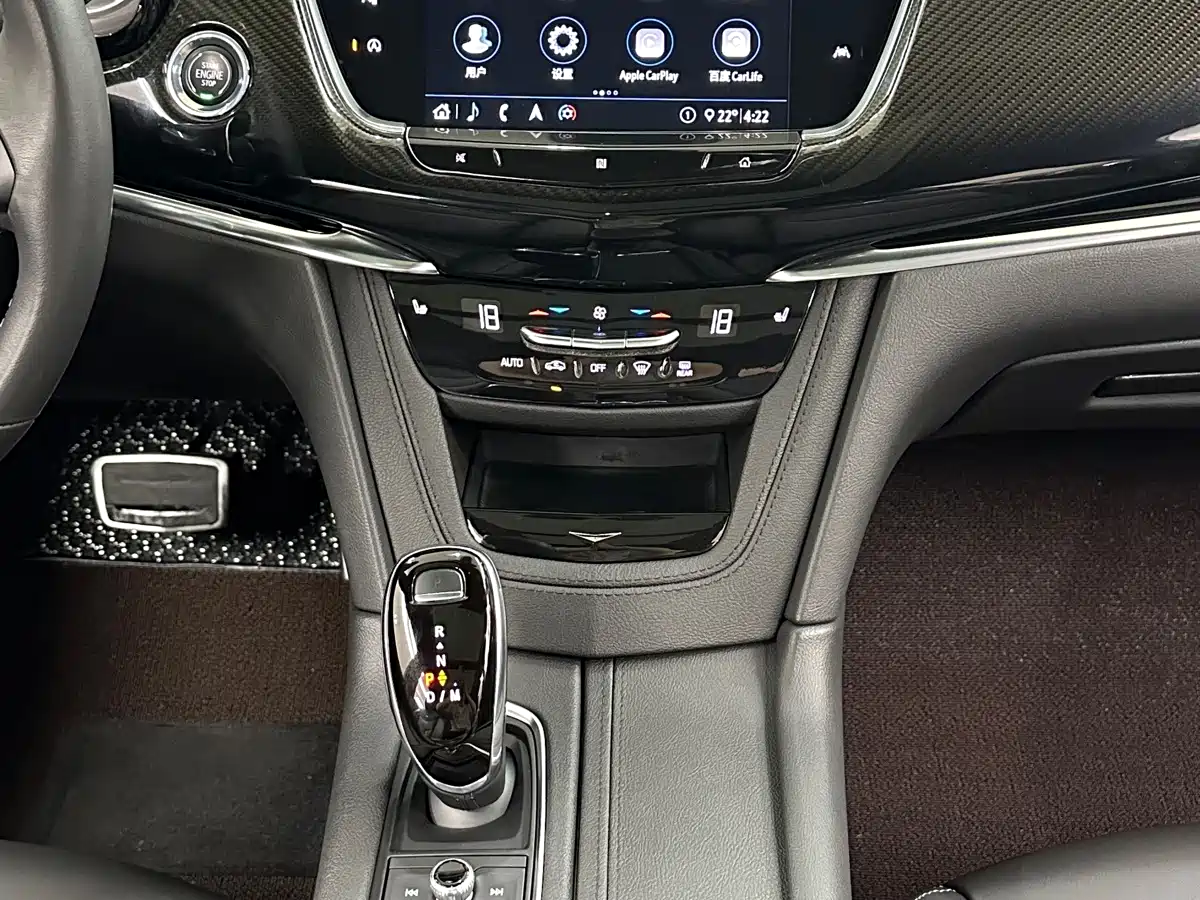 Фото 15 - Cadillac XT6