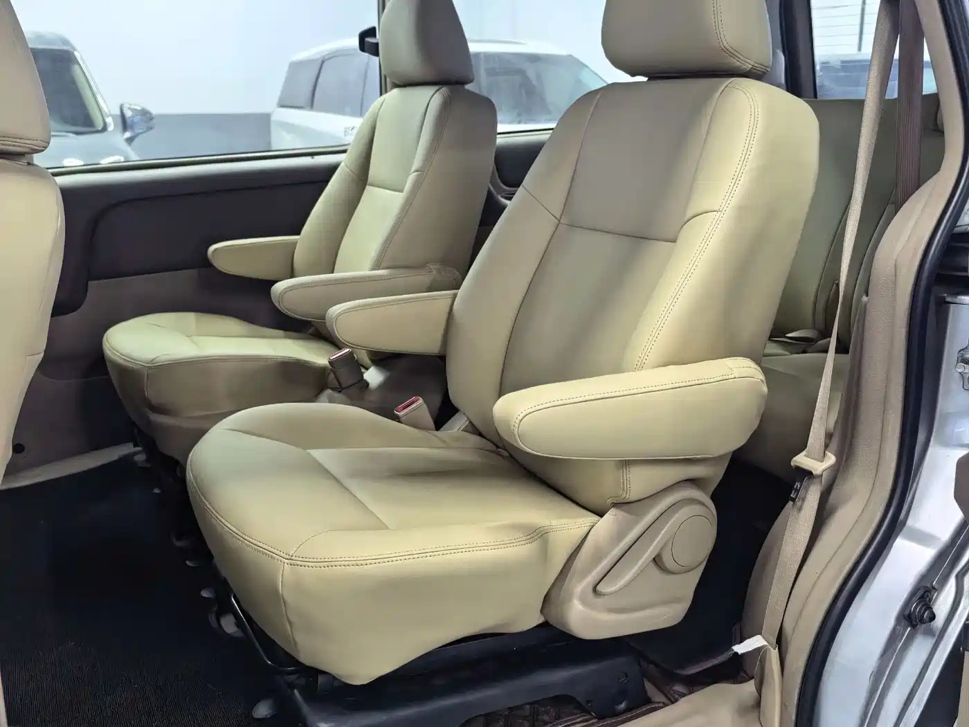 Buick GL8 2014 2.4L Classic Edition фото 6