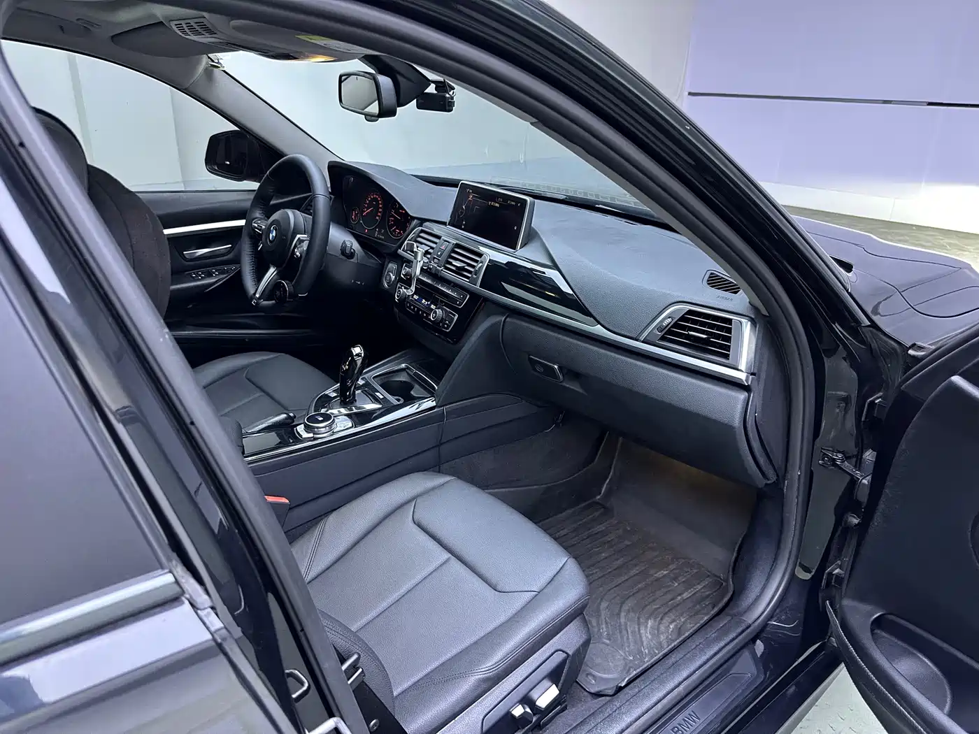 BMW 3 Series 2017 320Li Fashion фото 13
