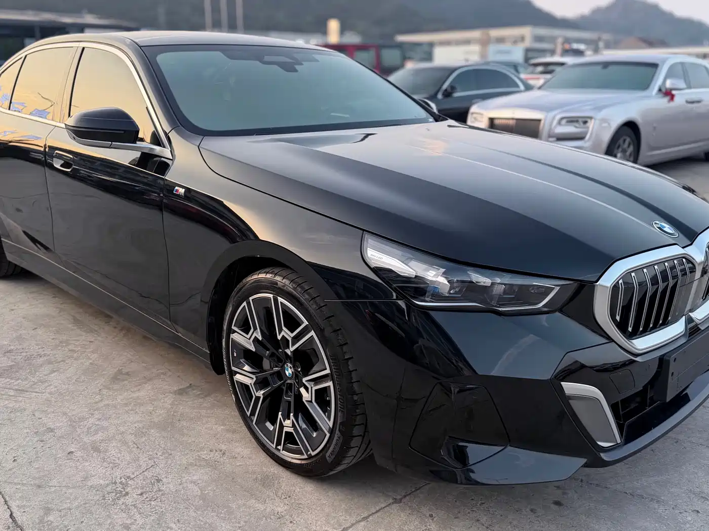 BMW 5 Series 2024 530Li Premium M Sport Package фото 3