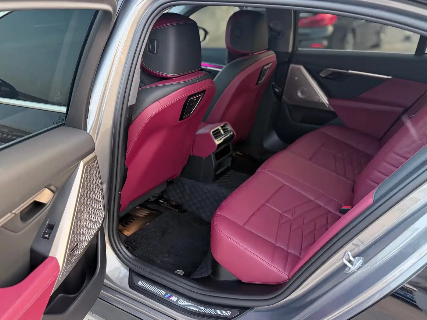 BMW 5 Series 2024 530Li Premium M Sport Package фото 5