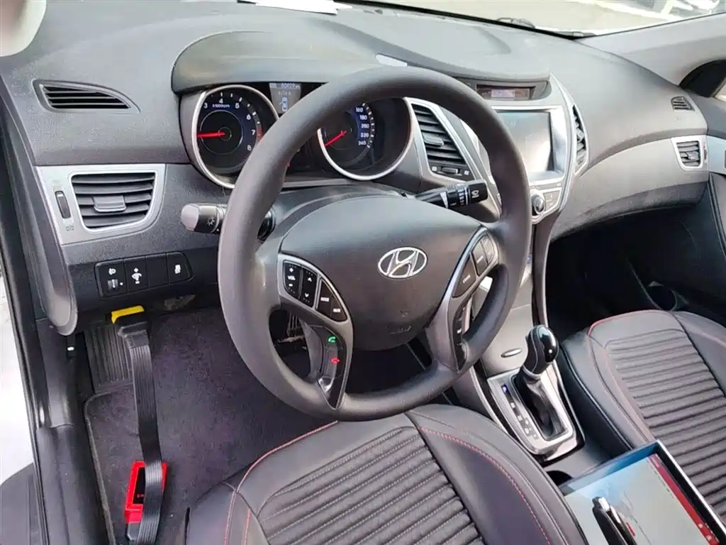 Hyundai Langdong 2016 1.6L Automatic Premium Edition фото 10