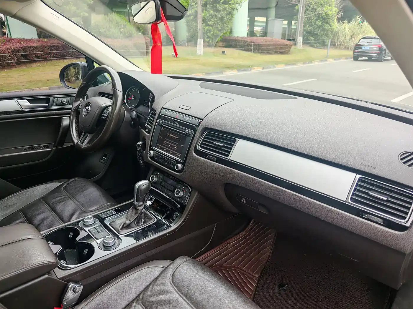 Volkswagen Touareg 2017 3.0TSI Explorer Edition фото 13
