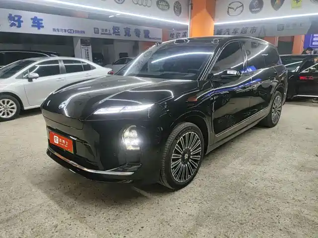 NIO ES8 6 мест, Представительский Люкс
