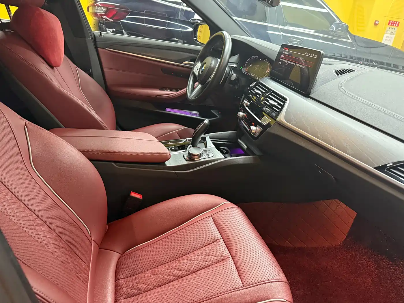 BMW 5 Series 2023 530Li Leading M Sport Package фото 10
