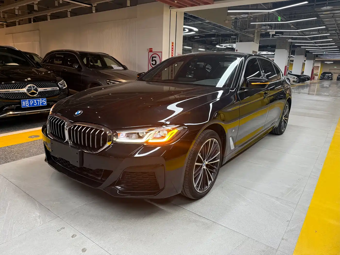BMW 5 Series 2023 530Li Leading M Sport Package