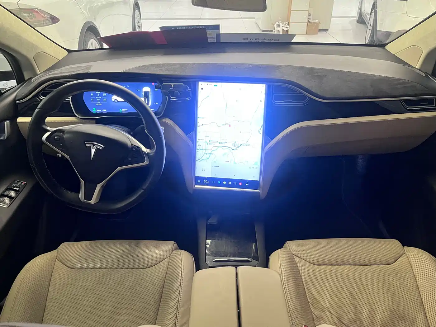 TESLA MODEL X