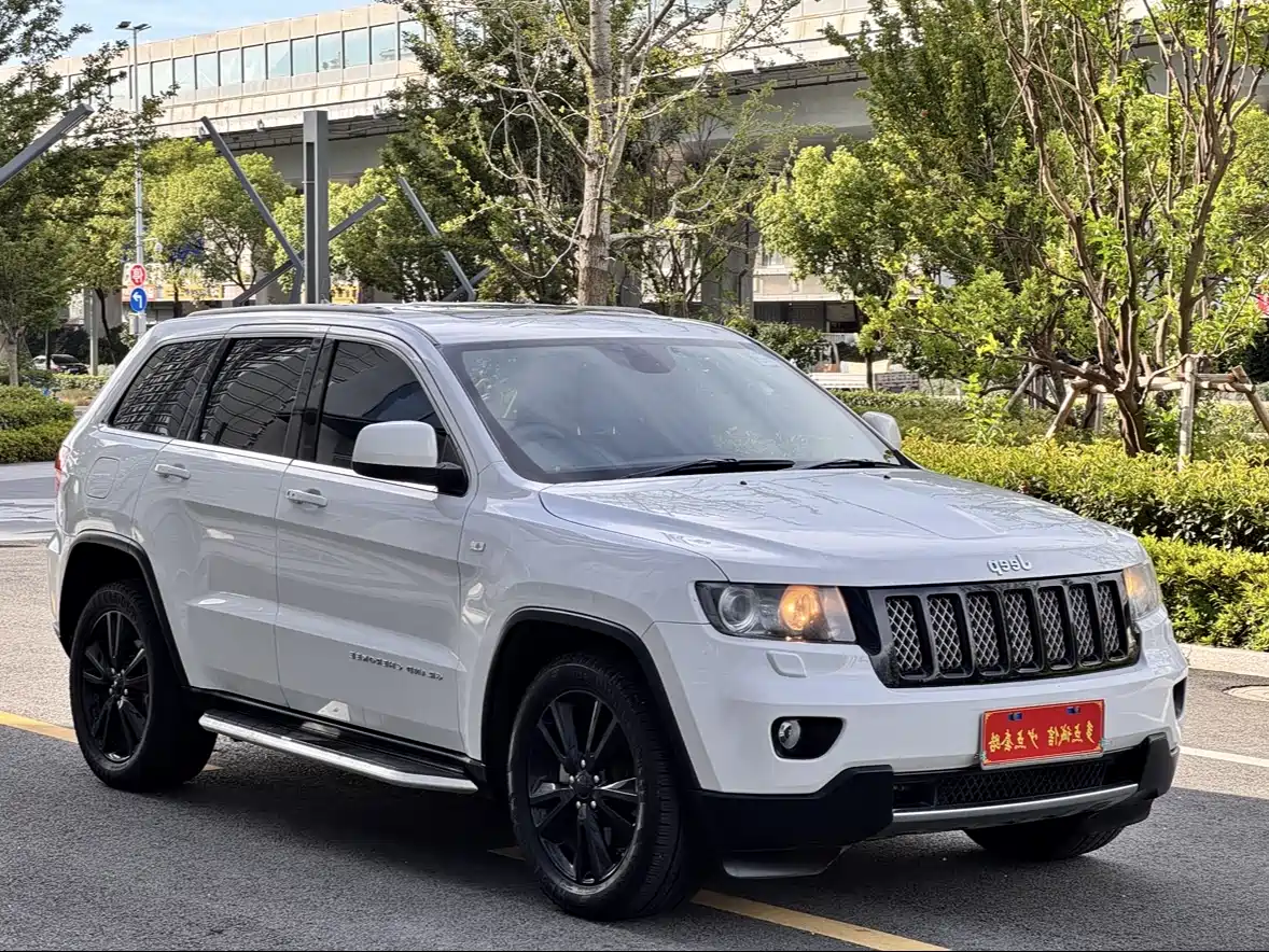 Фото 3 - Jeep Grand Cherokee (Import)