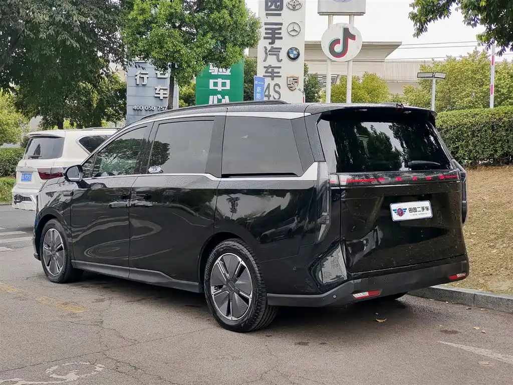 SAIC MAXUS EVERYONE 7