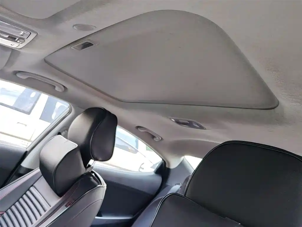 Hyundai Langdong 2016 1.6L Automatic Premium Edition фото 18