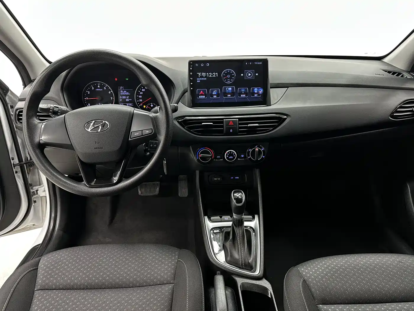 Hyundai Elantra 2020 1.6L Auto GL Pleasing Edition фото 13