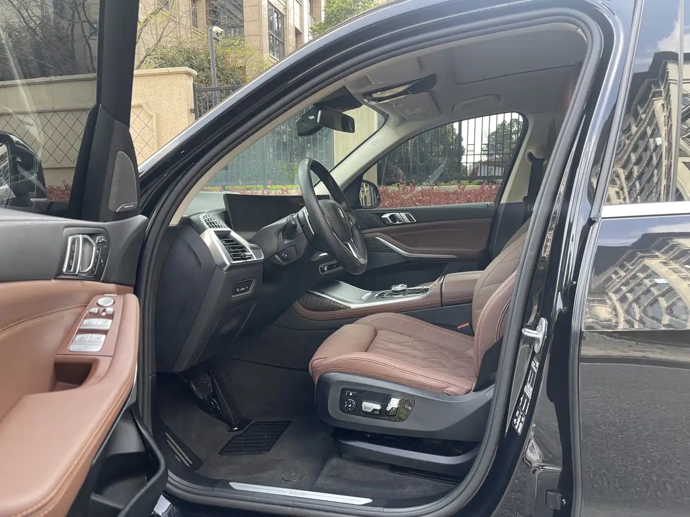 BMW X7 2024 2023 xDrive40i Leading Luxury Package