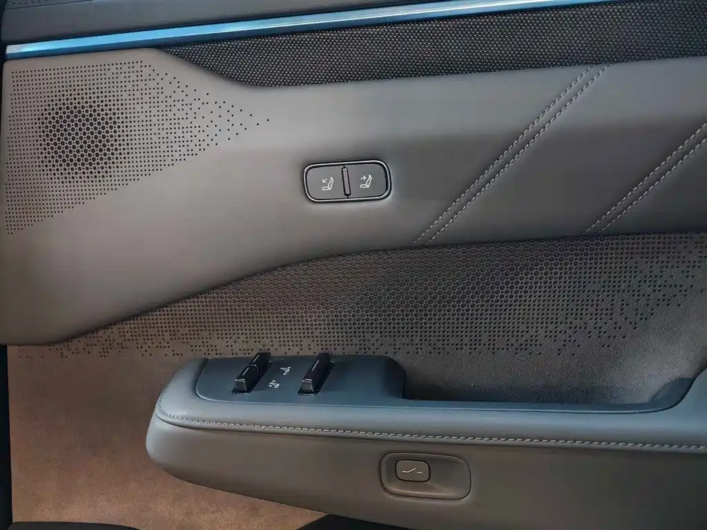 ZEEKR EXTREME KRYPTON 001