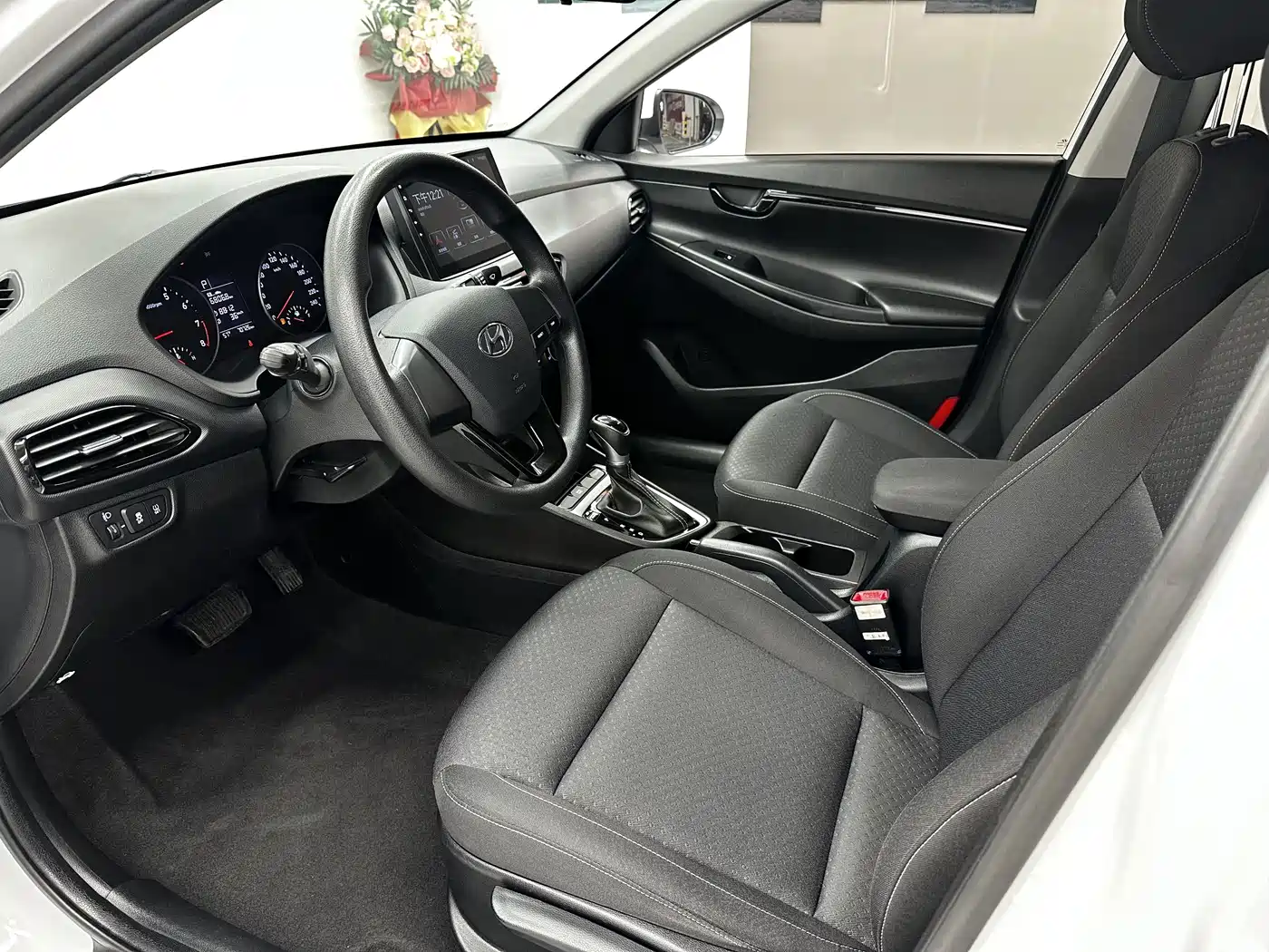 Hyundai Elantra 2020 1.6L Auto GL Pleasing Edition фото 10