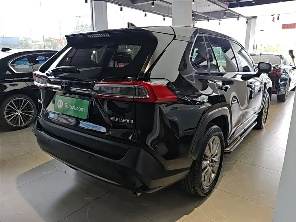 Toyota Wildlander 2023 2.0L CVT FWD LE фото 7