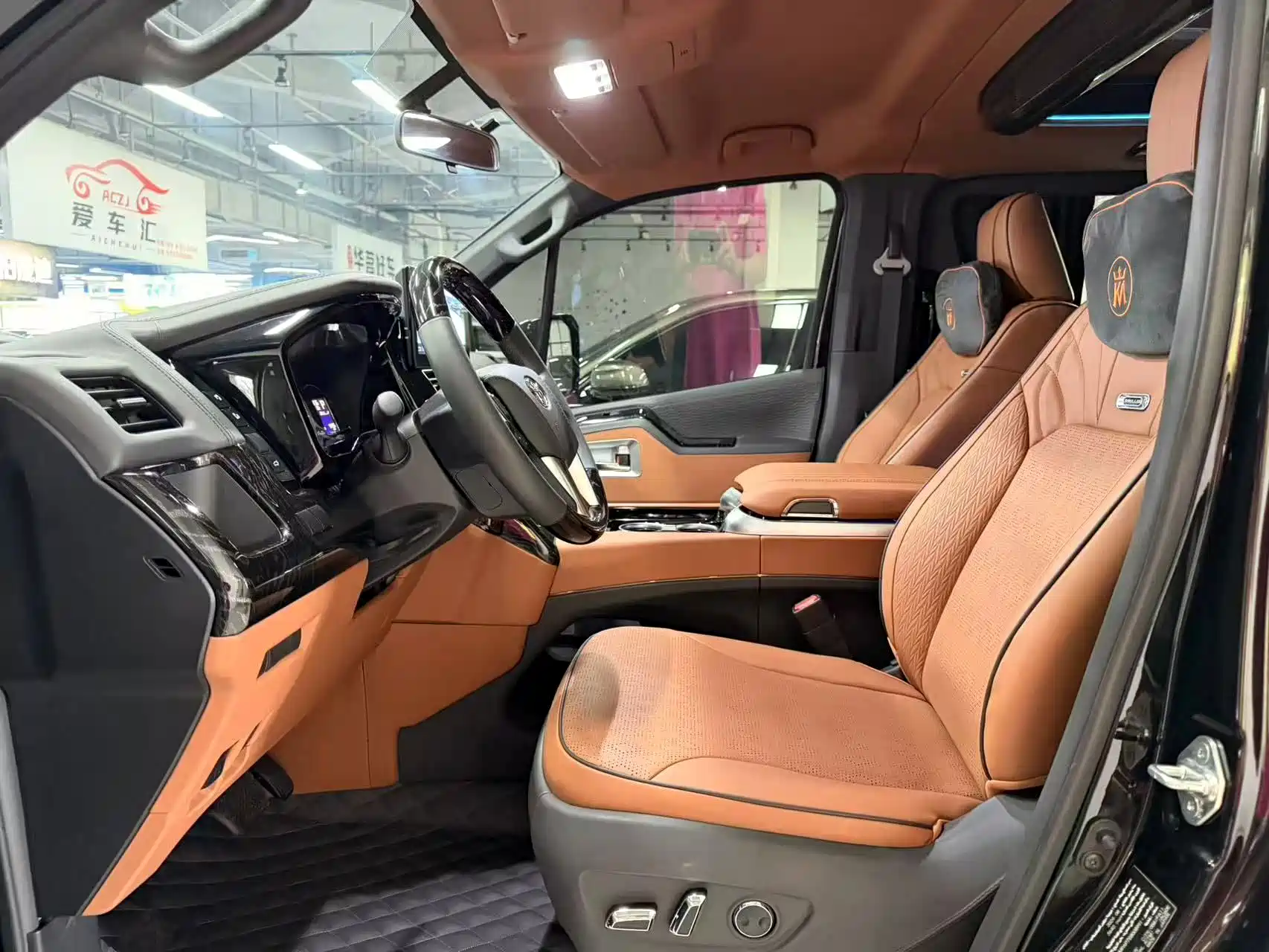 Фото 4 - Toyota HIACE