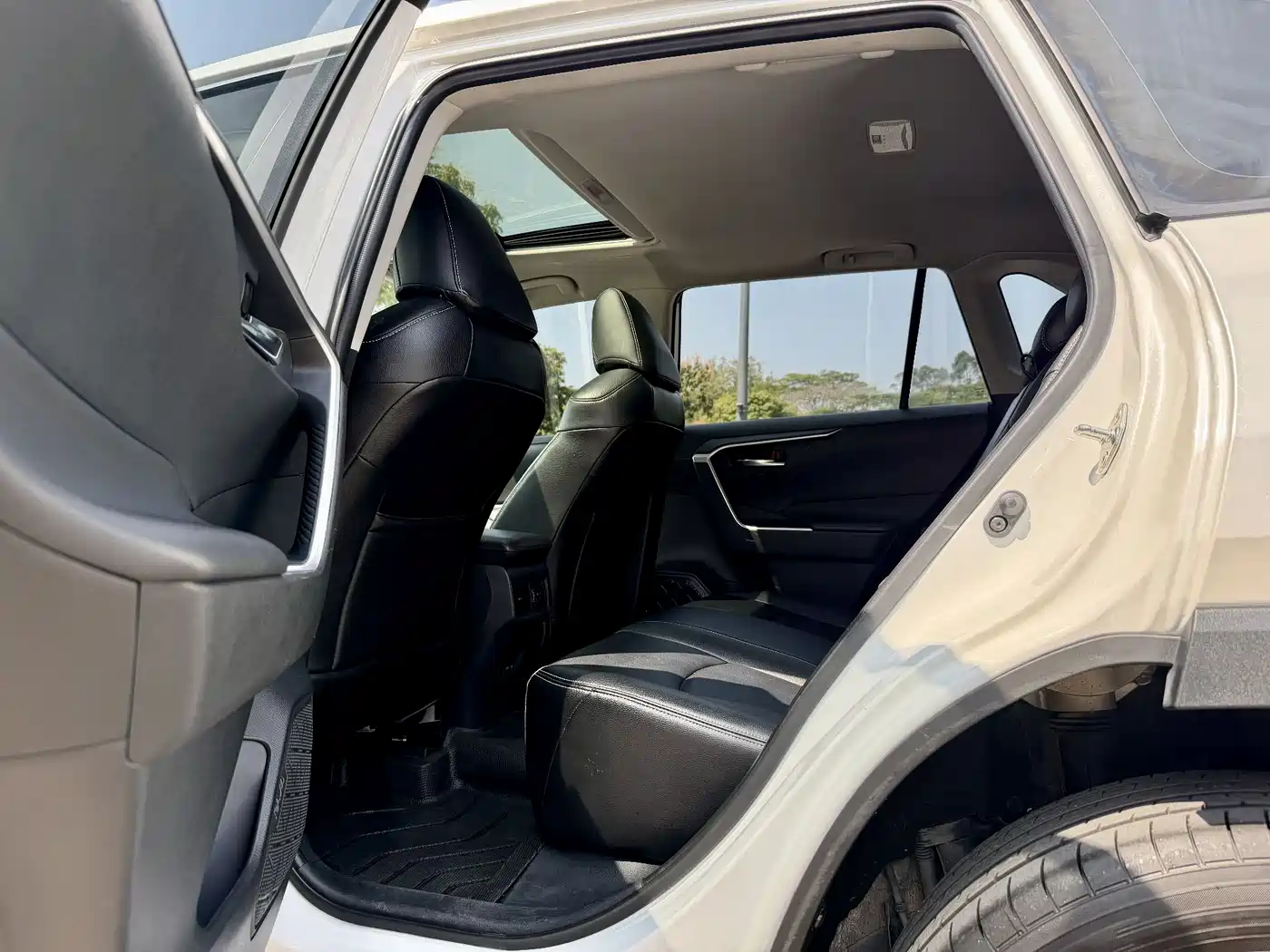 Toyota RAV4 Rongfang 2022 2.0L CVT 2WD Trend Edition фото 13