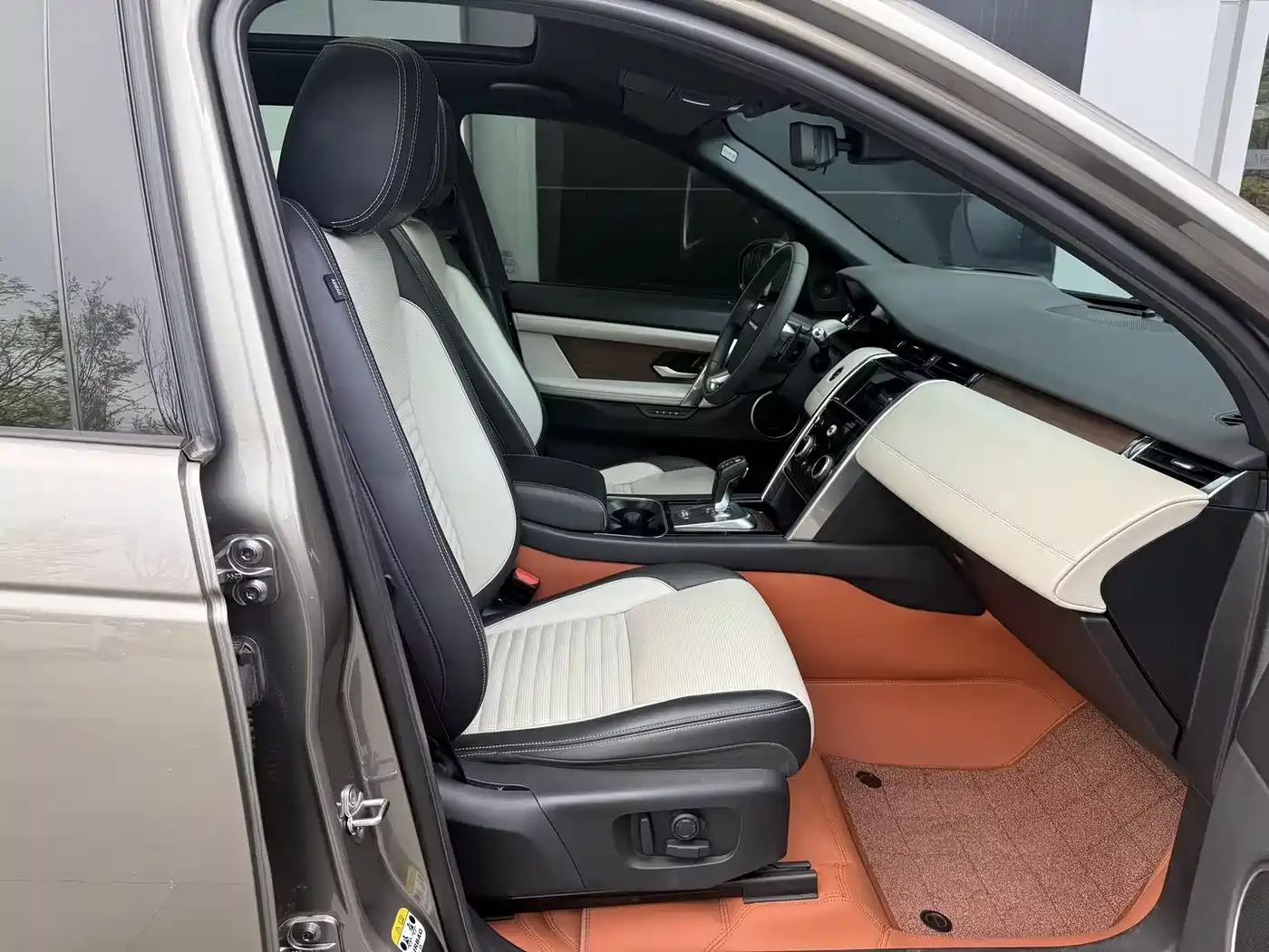 Land Rover Discovery Sport 2021 249PS R-Dynamic HSE Luxury Custom Edition фото 23