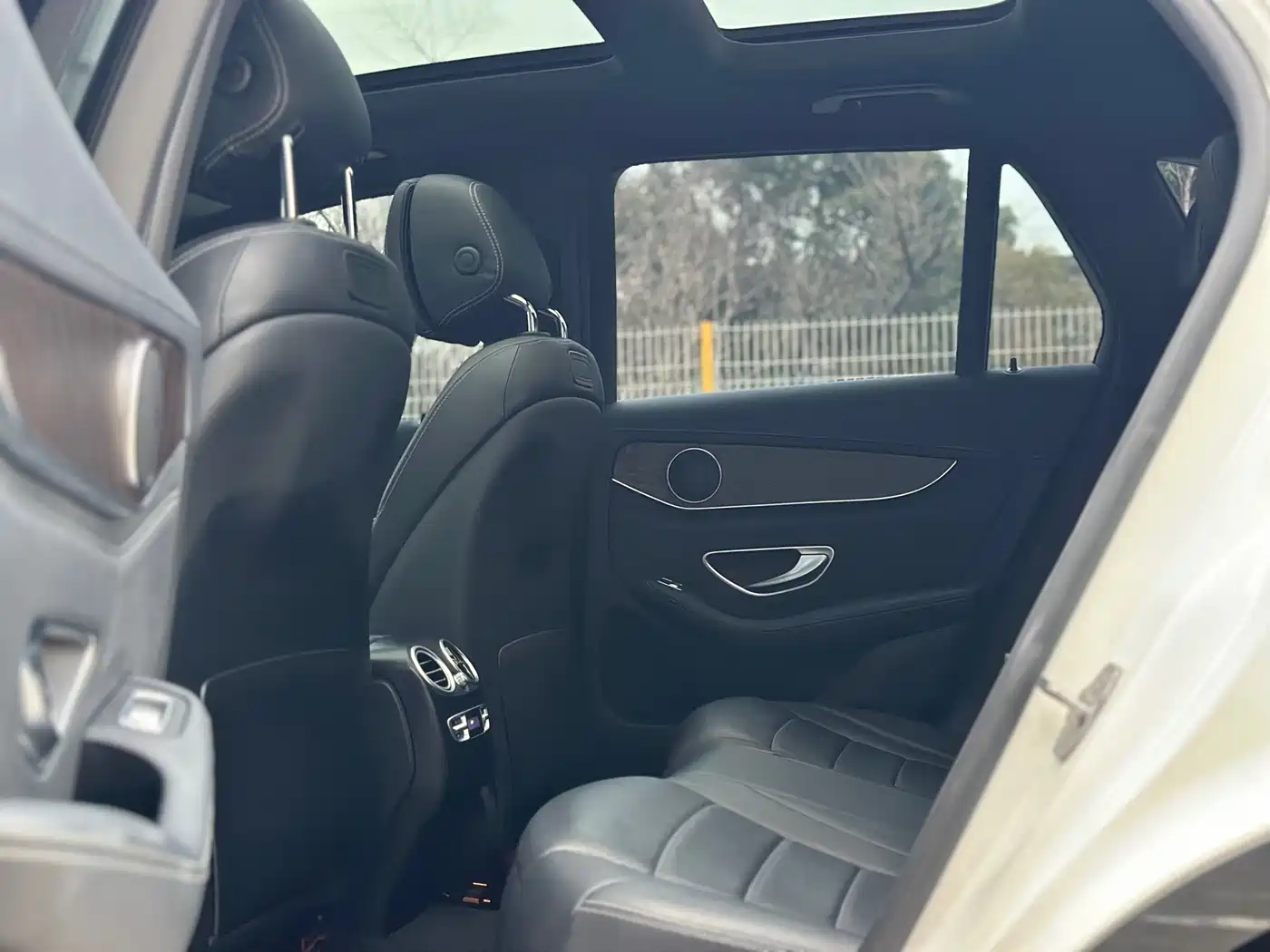 Mercedes-Benz GLC 2017 GLC 300 4MATIC Dynamic фото 10