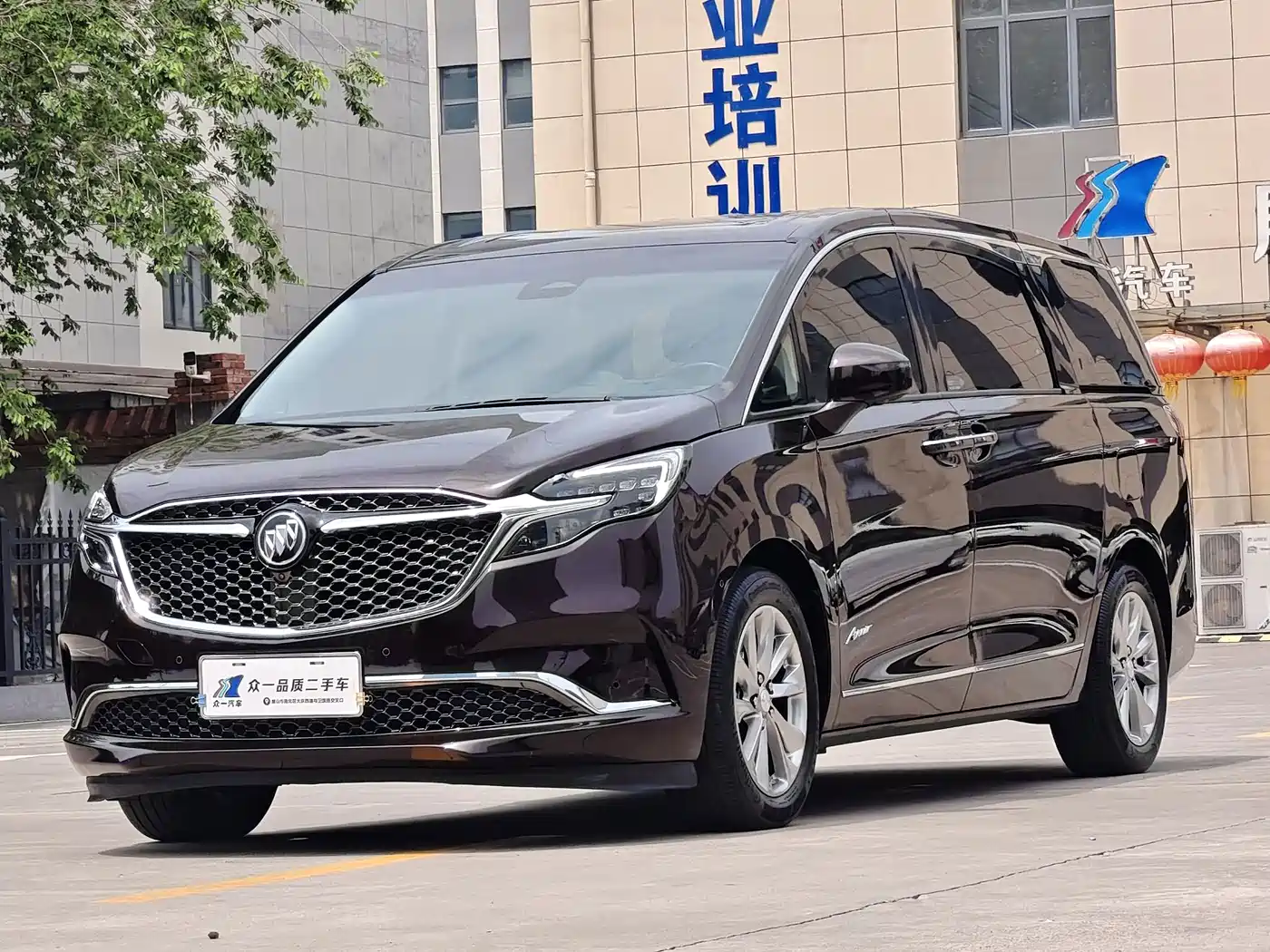 Фото 1 - Buick GL8