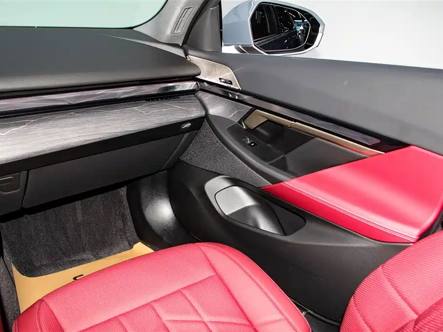BMW 5 Series 2025 530Li Leading M Sport Package фото 22