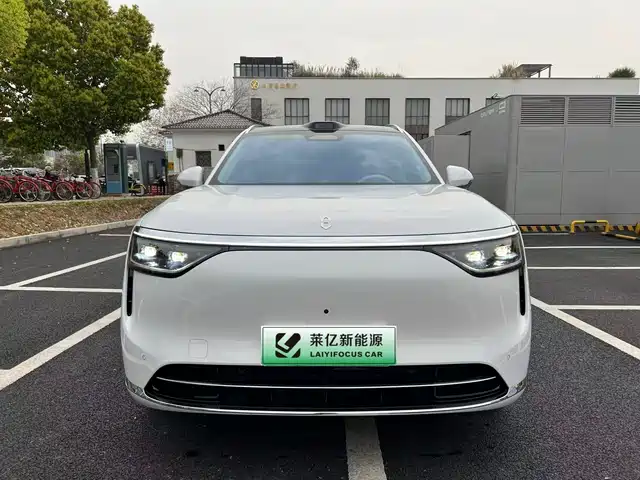 AITO ASK THE WORLD M8